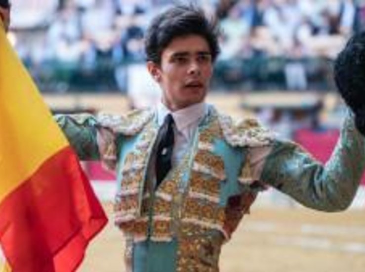 Carlos Domnguez alumno de Badajoz vence en certamen de novilladas sin caballos en vila