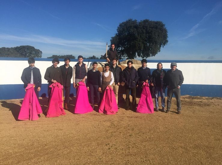 Alumnos de la Escuela Taurina de Diputacin Badajoz participa en un tentadero en Portugal