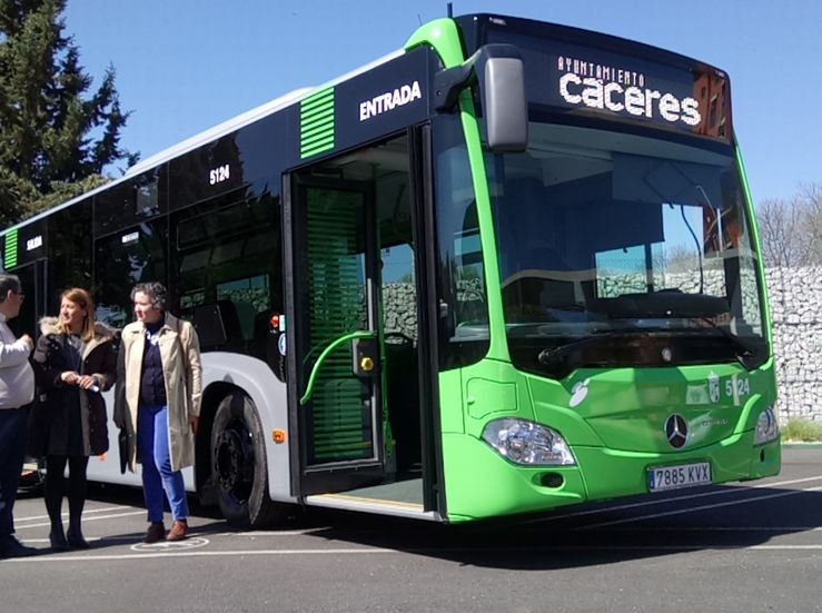 Ayuntamiento Cceres incorpora el primer vehculo hbrido a su flota de autobuses pblicos