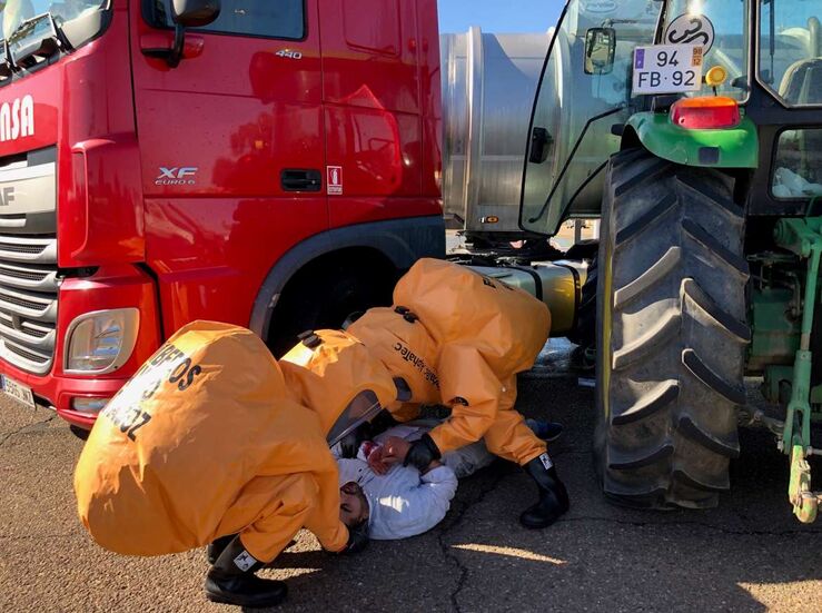Ms de 200 personas simulan en Badajoz un accidente mltiple con riesgos radiolgicos