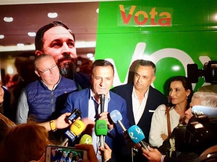 Ocho integrantes de Vox Extremadura entre ellos Juan A Morales abandonan el partido
