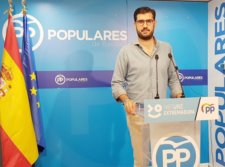 El PP pide retirar la candidatura del alcalde de Casas de Reina