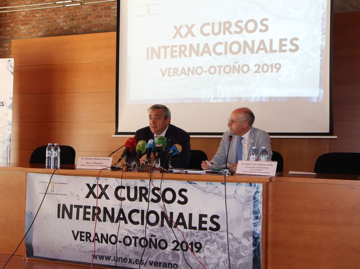 29 seminarios componen los XX Cursos Internacionales de VeranoOtoo de la UEx