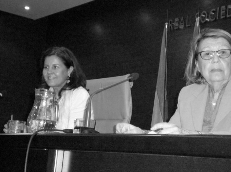 Maruja Antnez presenta en Badajoz una recopilacin de ciclos y conferencias sobre mujer