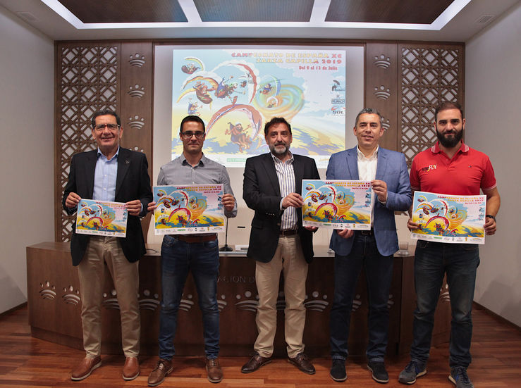 El Campeonato de Espaa de Parapente reunir en Zarza Capilla a los mejores pilotos