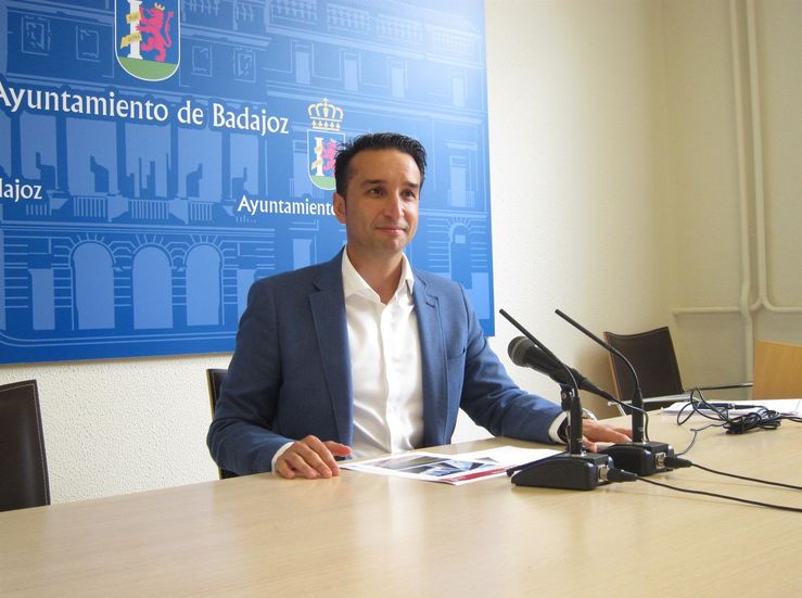 PSOE culpa al equipo de gobierno de Badajoz del mal estado que presenta el Nuevo Vivero