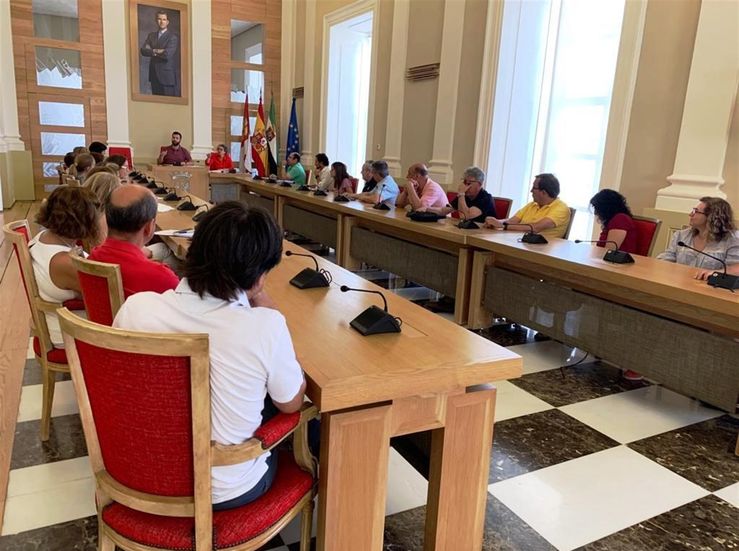 Ayuntamiento de Cceres convocar el Consejo Escolar Municipal al inicio del prximo curso