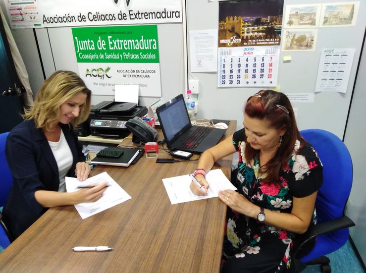 Asociacin Celiacos de Extremadura y Mercadona firman un convenio colaboracin