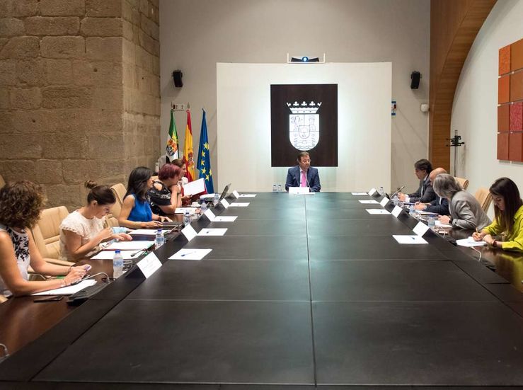 La Junta destinar 35 millones de euros para Plan de Empleo de Experiencia de Extremadura