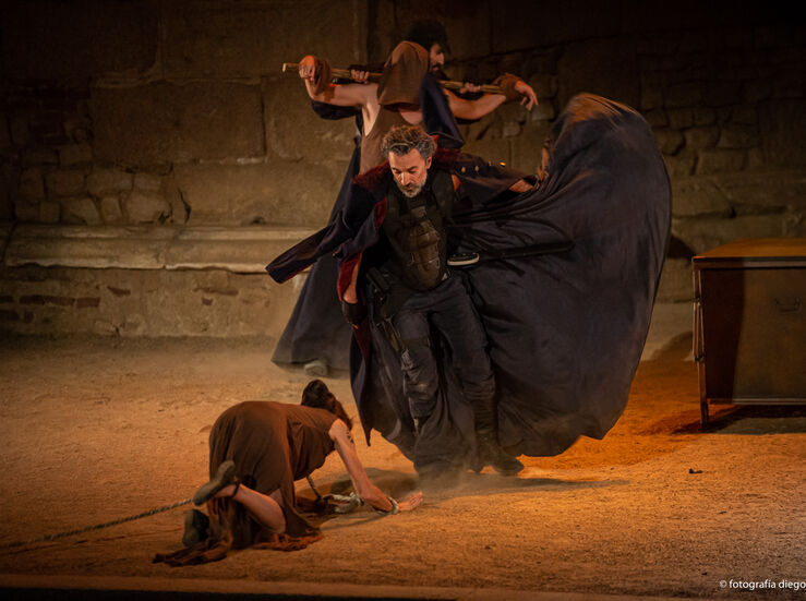 La obra Tito Andrnico de Teatro del Noctmbulo y el Festival de Mrida llega a Palma