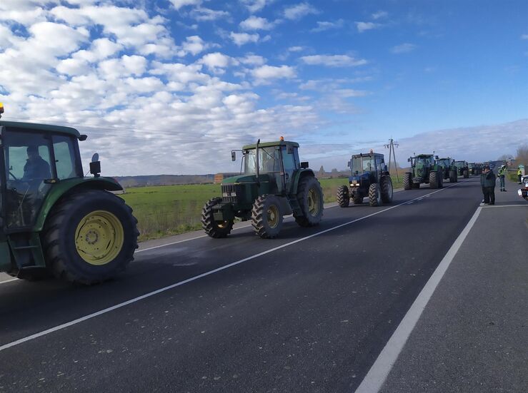 Las protestas de los agricultores portugueses cortan la carretera transfronteriza N521
