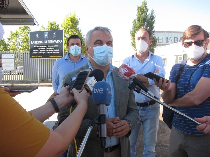 Ayuntamiento Badajoz saca a concurso contrato pruebas serolgicas trabajadores esenciales