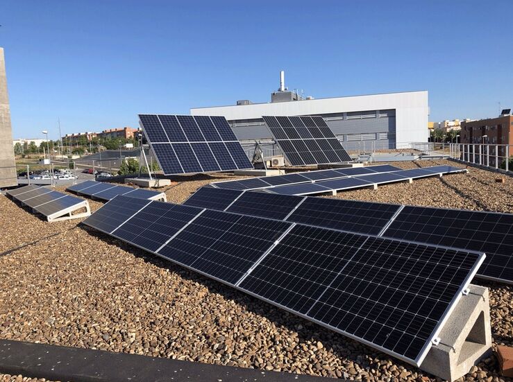 Campus UEX Badajoz Mrida y Cceres contarn con paneles solares para electricidad