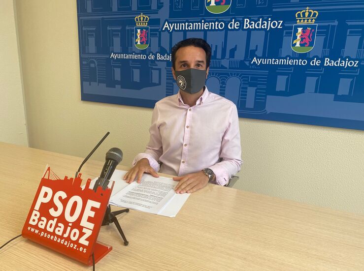 PSOE Badajoz condena pintadas aparecidas en estatuas de conquistadores