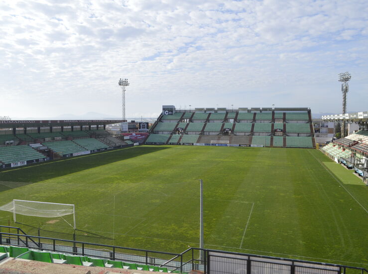 El campo de ftbol de Mrida vuelve a llamarse Estadio Romano Jos Fouto