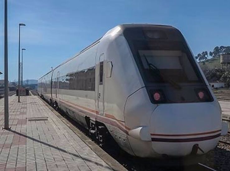 Renfe incrementa con dos trenes ms la oferta entre Badajoz y Cceres para viajar al Womad