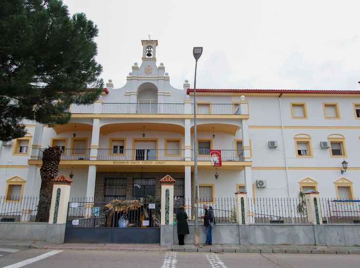 Campaa de la Sagrada Cena de Mrida para conseguir toallas para el Asilo de Ancianos