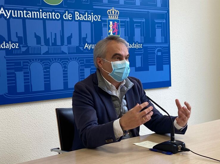 El alcalde de Badajoz llama a vivir una Semana Santa de absoluta responsabilidad