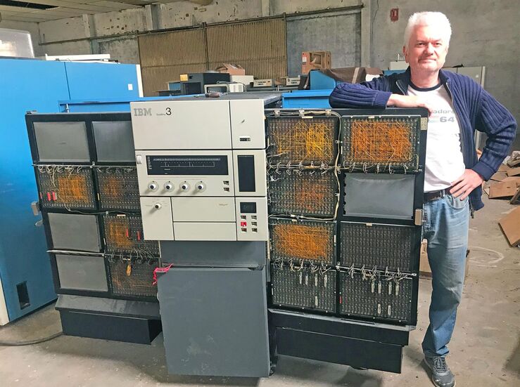 Andorra dona antigua computadora Seguridad Social al Museo Historia Computacin de Majadas