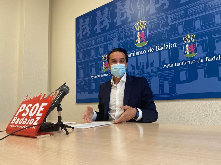 PSOE de Badajoz pide la rescisin del contrato con Tubasa