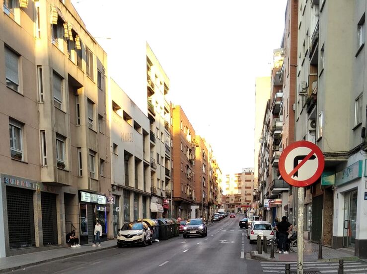 La calle Marquesa de Pinares de Mrida se cortar este mircoles al trfico en un sentido