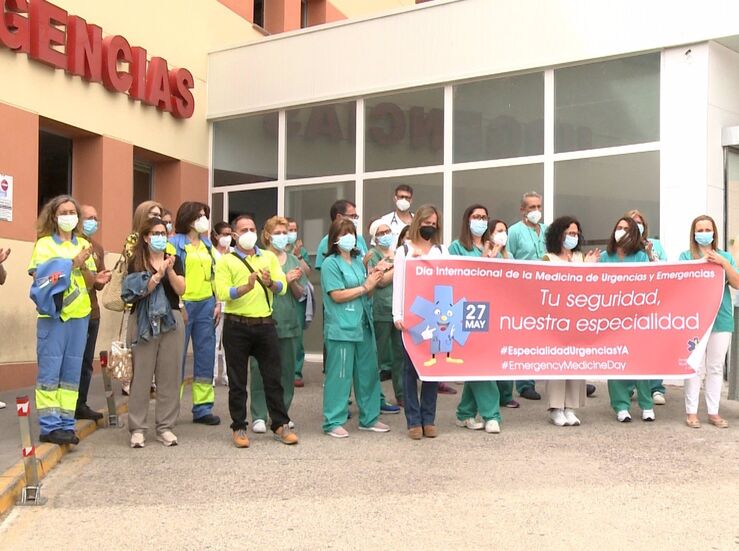 Sanitarios Hospital San Pedro Alcntara Cceres se concentran a las puertas de urgencias