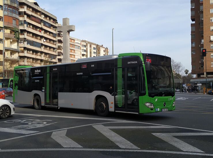 Los usuarios del autobs urbano subieron en septiembre un 232 en Extremadura
