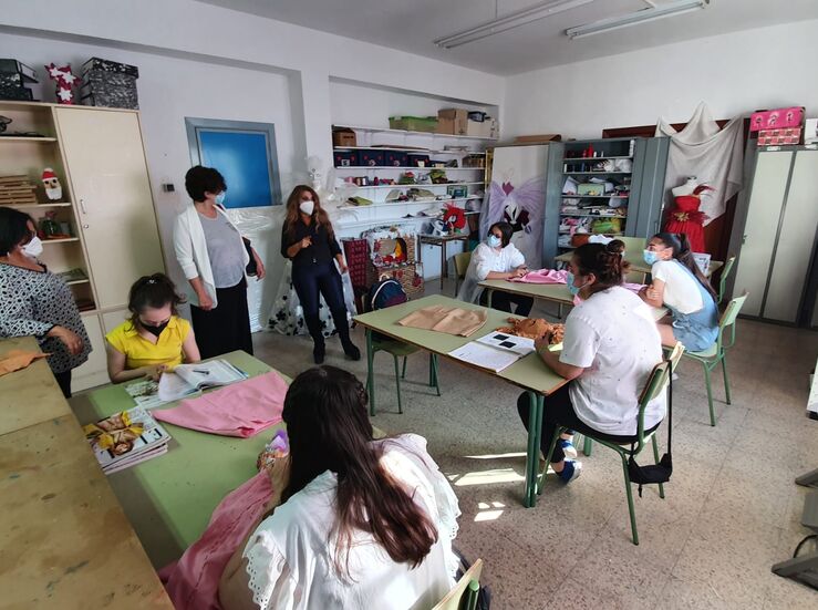 Taller de textil del CEE Emerita Augusta realiza un proyecto para Fundacin Amancio Ortega