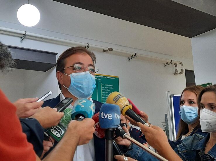 Vara ve la vacunacin como clave del proceso para eliminar restricciones en Extremadura