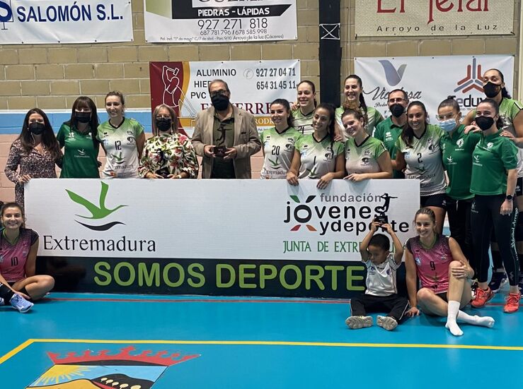 Lusfona VC portugus se adjudica el Torneo Ibrico tras vencer al Extremadura Arroyo