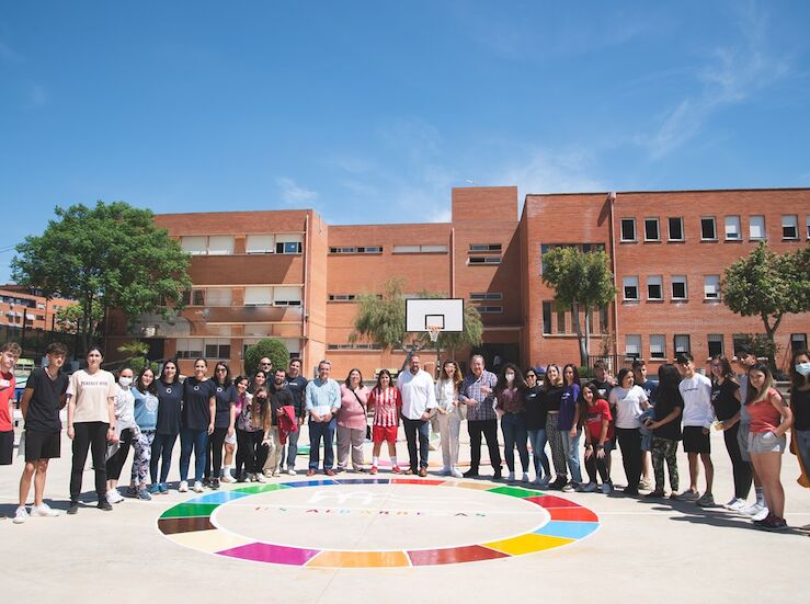 El alcalde de Mrida asiste en el IES Albarregas a los talleres didcticos sobre los ODS