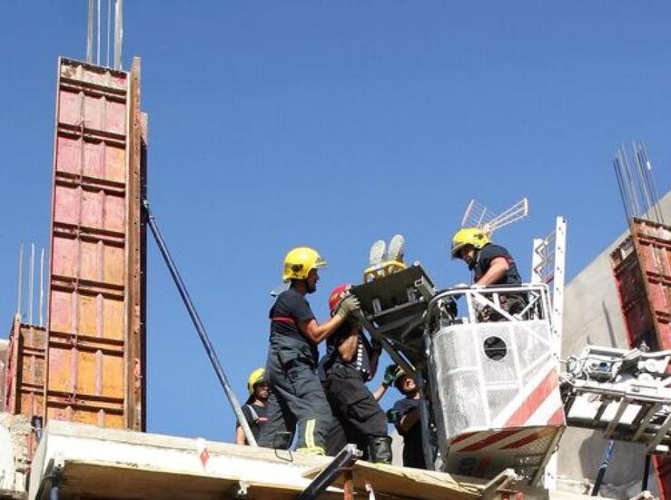 Concentracin de CCOO en Badajoz para alertar sobre aumento accidentes laborales
