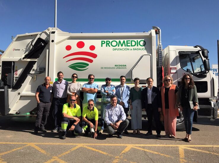 Promedio incorpora dos nuevos camiones  basura en Montijo Puebla de la Calzada y Barbao