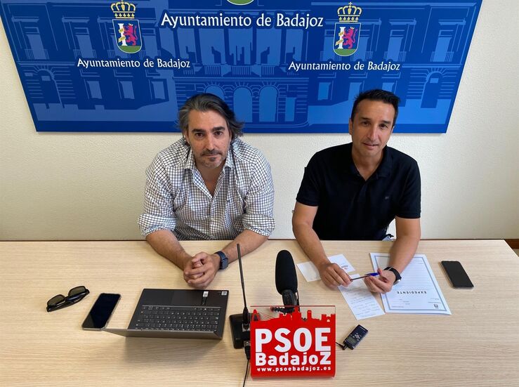 PSOE Badajoz critica cierre instalaciones deportivas en verano y pide quite nmina al edil
