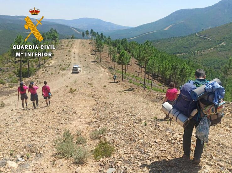 La Guardia Civil auxilia a una monitora y cinco nias en el valle del Ro Horcajo 