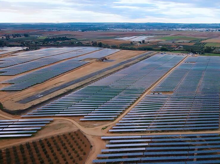 TSJEx suspende instalacin fotovoltaicas en suelo no urbanizable de Los Llanos de Cceres