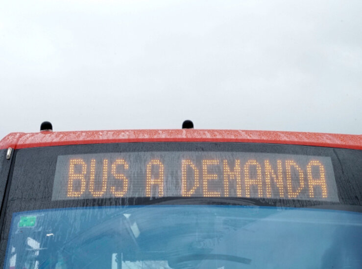 Mayores de pedanas Badajoz recibirn charlas sobre el servicio de autobs a demanda