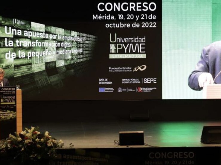 Un centenar de ponentes y empresas abordan en Mrida la digitalizacin en las pymes 