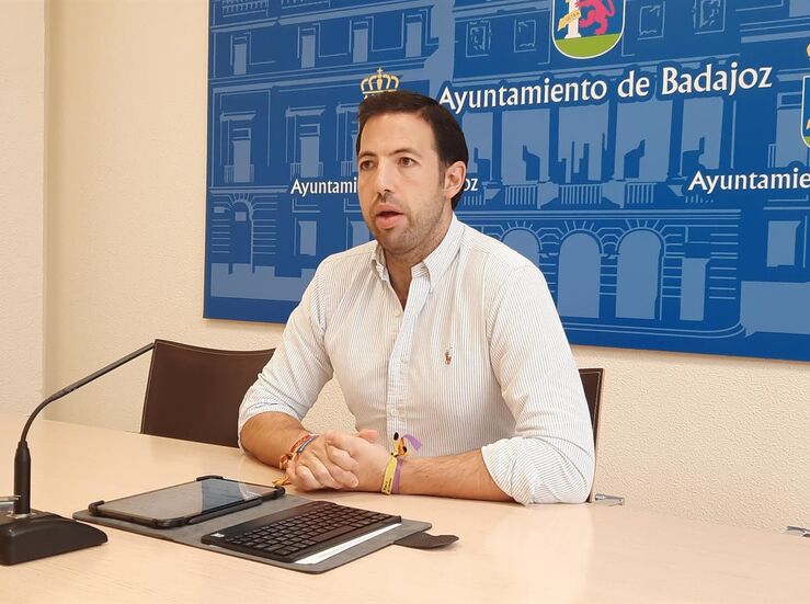PSOEBadajoz seala que Pizarro destroza con su mal ejemplo las polticas de Juventud