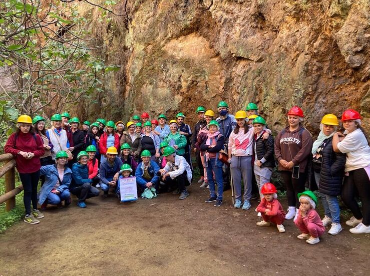Alumnos Programa Crisol de Mrida visitan mina de La Jayona y Ermita de la Virgen de Ara