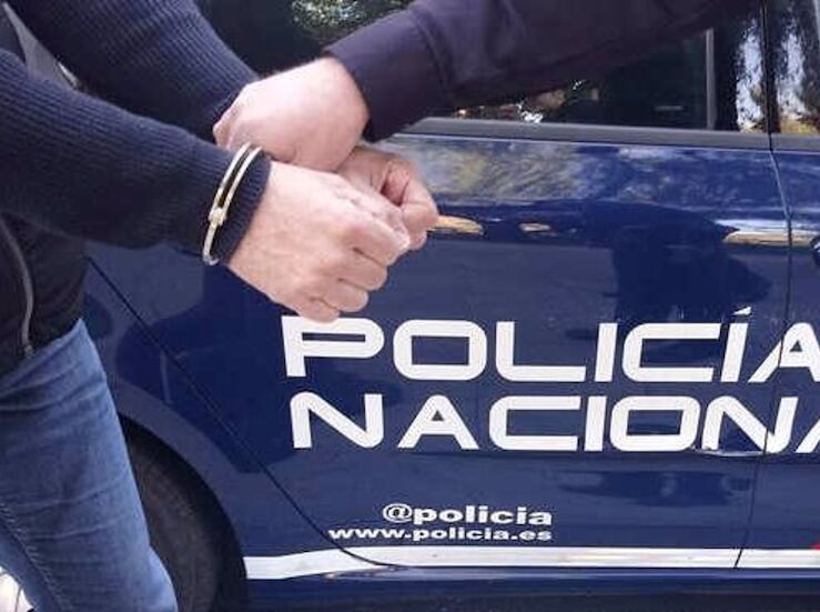 Siete detenidos en una operacin antidroga an abierta en una urbanizacin en Badajoz