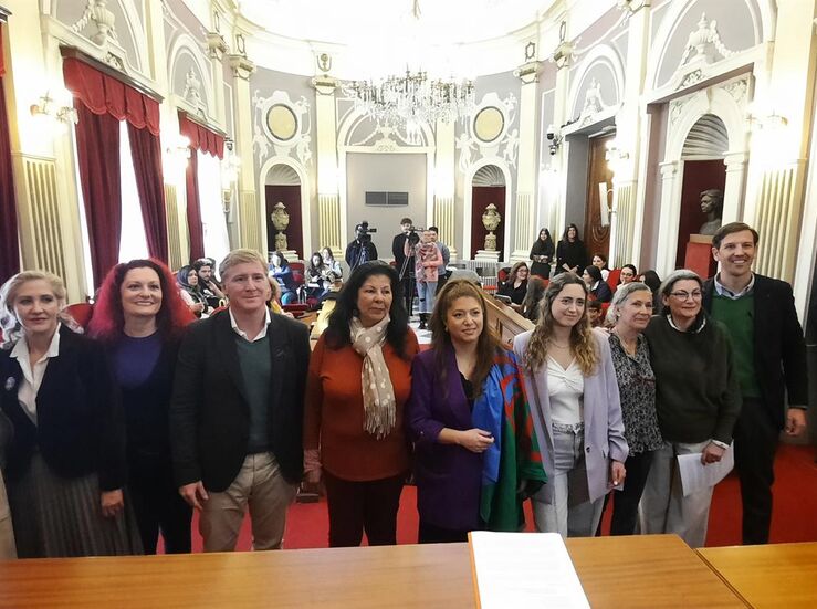 Mujeres implicadas en causas sociales o artsticas en el acto institucional de Badajoz