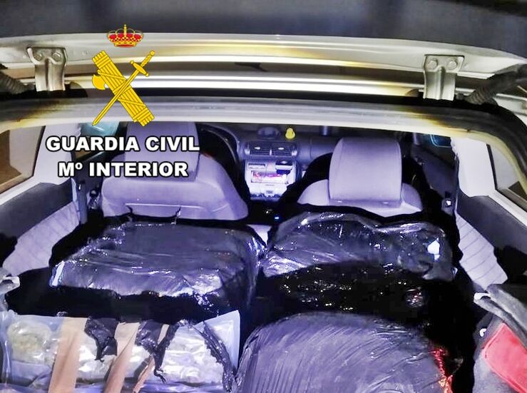 La Guardia Civil intercepta un transporte de marihuana en Villafranca de los Barros 