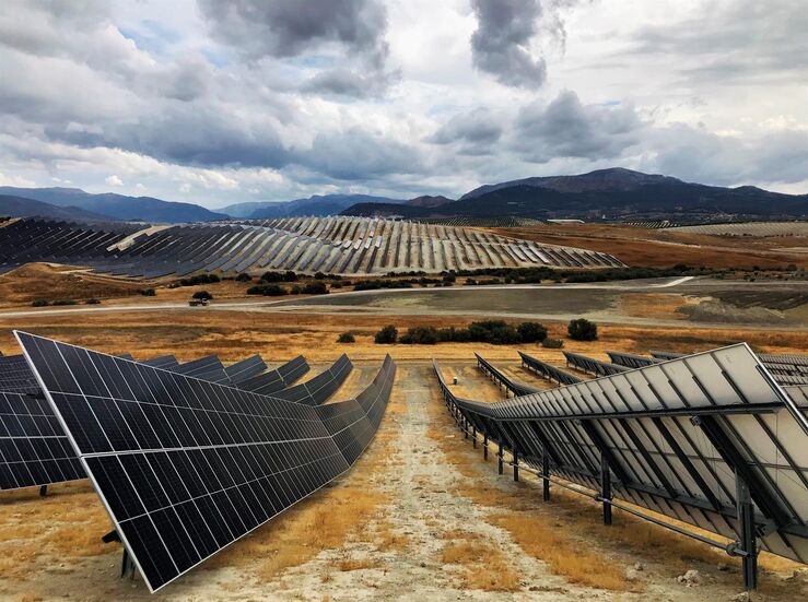 OHLA se adjudica una planta fotovoltaica en Badajoz por ms de 75 millones de euros