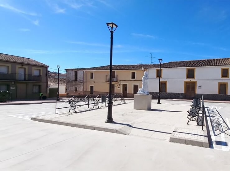 Fresnedoso de Ibor luce nueva Plaza Mayor tras las obras del Plan Activa de la Diputacin