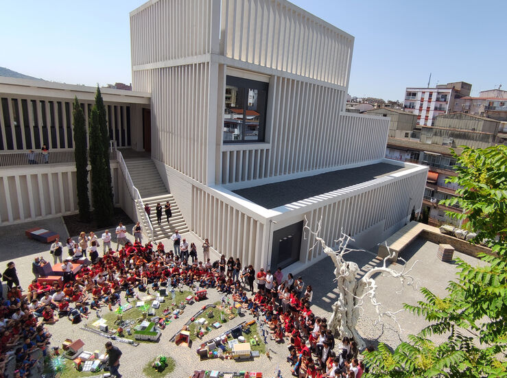 Ms de 350 escolares de Cceres crean una ciudad sostenible en el Museo Helga de Alvear 