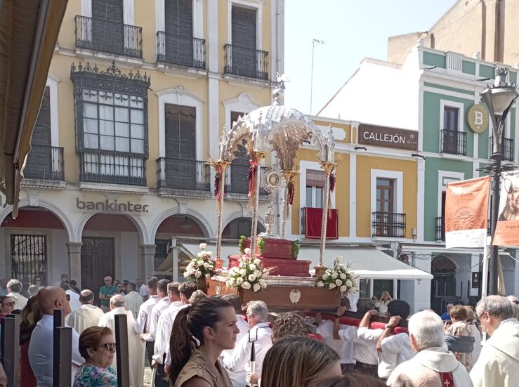 Previsin de altas temperaturas cambia el recorrido de la procesin del Corpus en Mrida