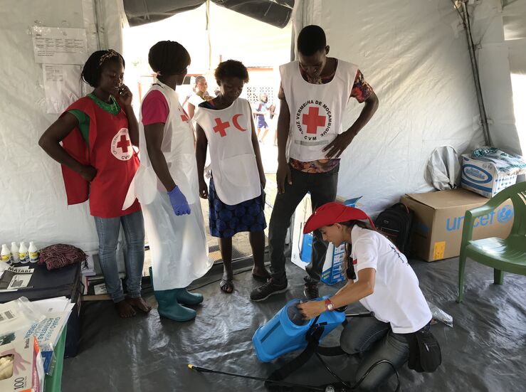 Ms de cien personas son cooperantes a travs de Cruz Roja Espaola