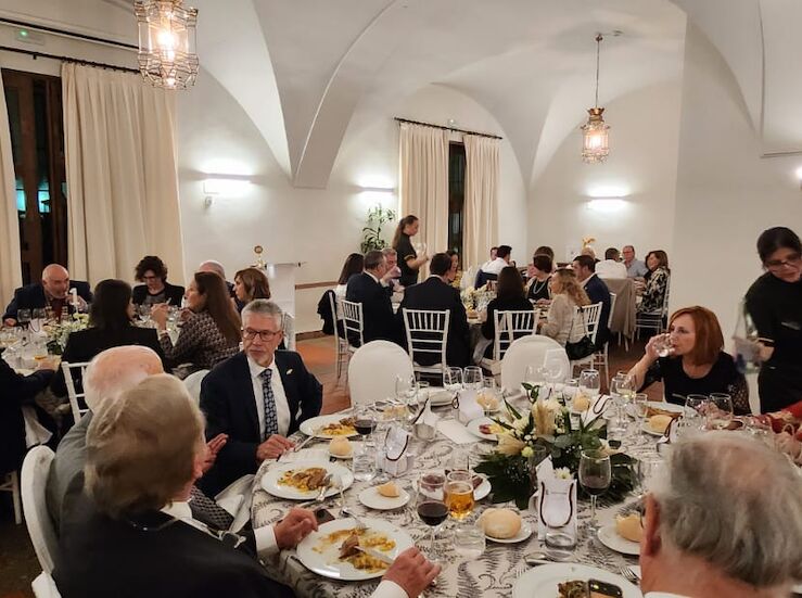 Ms de 80 personas en la Gala Solidaria y Premio a la Excelencia de Rotary Mrida