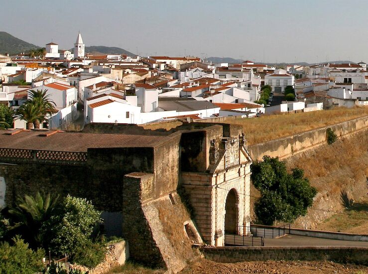 Ayuntamiento Olivenza lamenta deficiencias del centro salud y critica falta respuesta SES